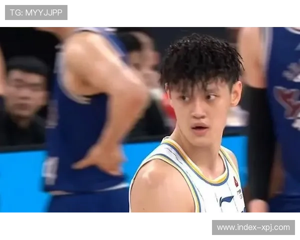 媒体人评曾凡博被裁情理之中仍盼更多中国年轻球员勇敢留洋追梦 媒体人评曾凡博被裁情理之中仍盼更多中国年轻球员勇敢留洋追梦
